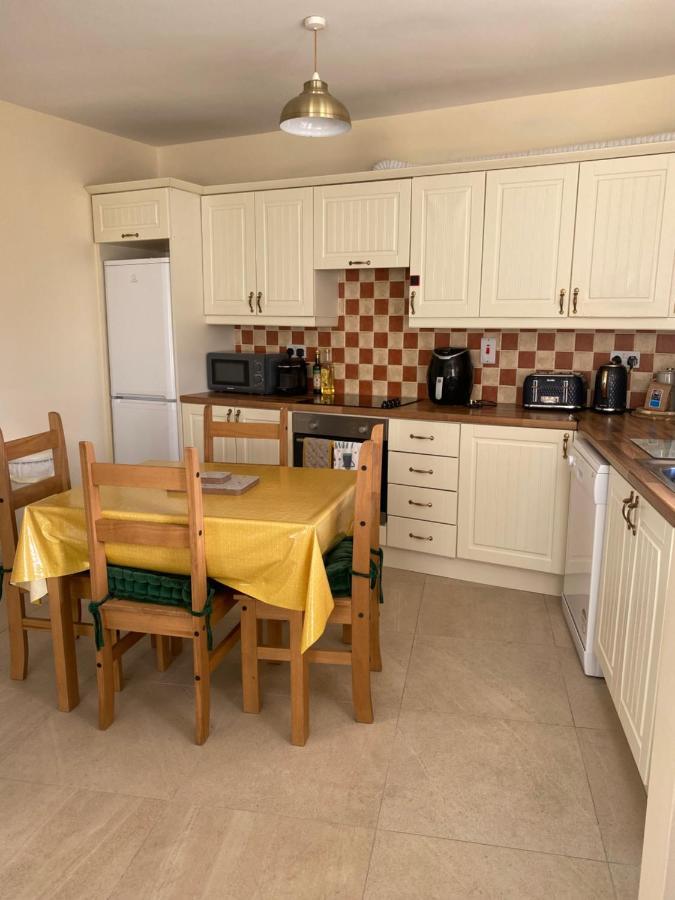 דירות Glengesh Court. Ardara Town Centre. מראה חיצוני תמונה